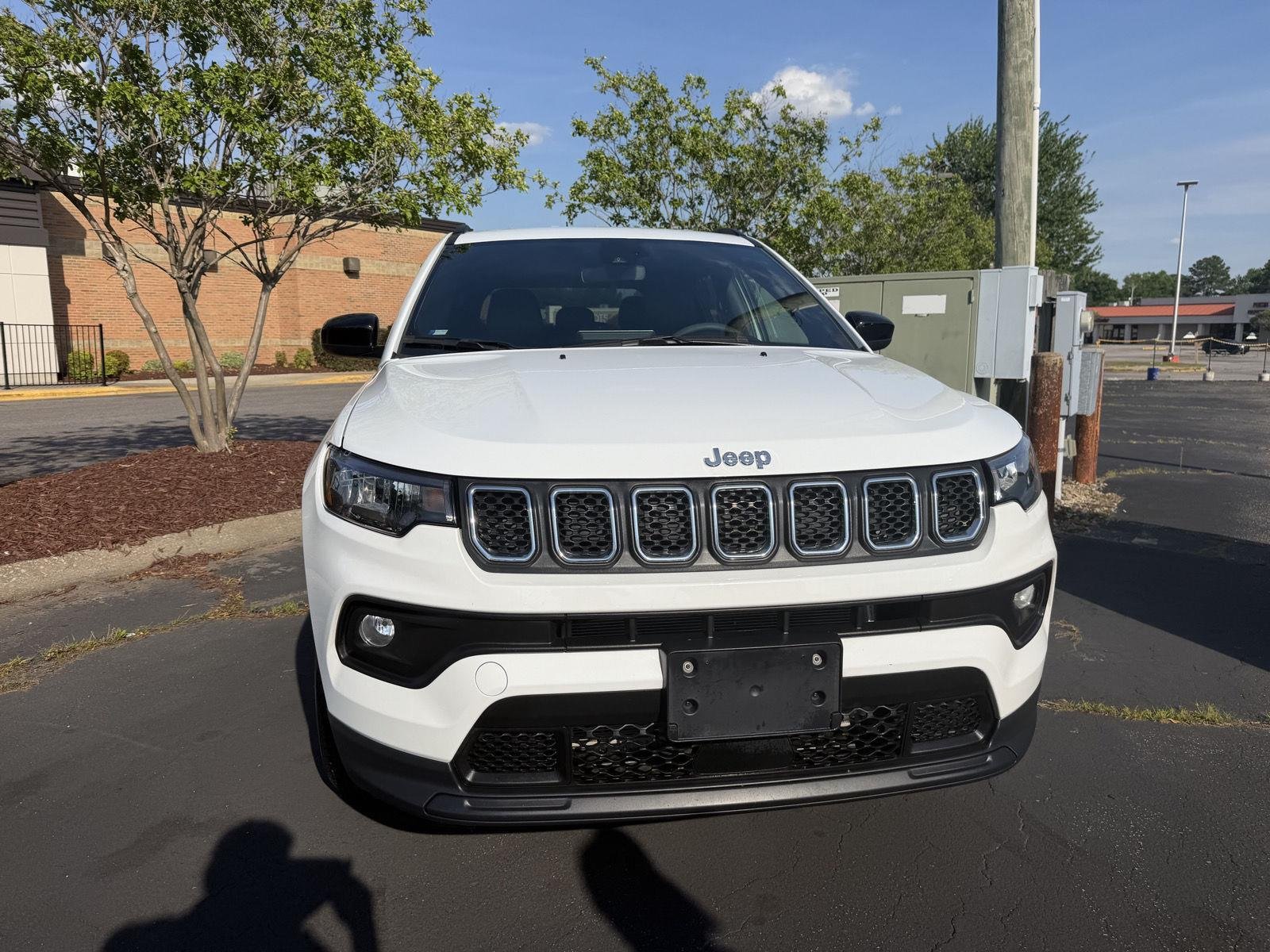 Used 2023 Bright White Clearcoat Jeep Latitude image 2