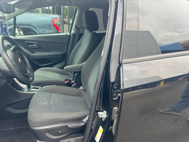 Used 2021 Mosaic Black Metallic Chevrolet LS image 5