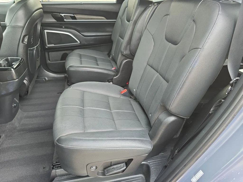 Used 2022 Silver Kia EX image 24