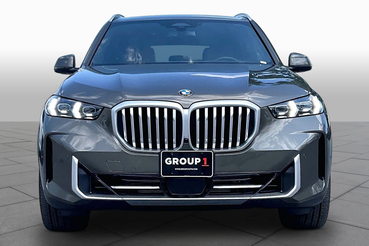 Used 2026 Manhattan Green Metallic BMW xDrive40i image 3