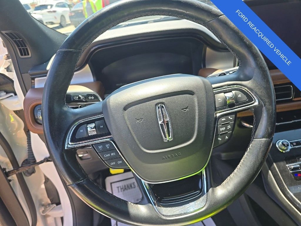 Used 2023 White Lincoln Reserve image 10