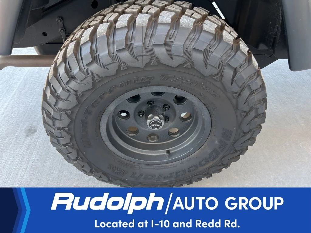 Used 2006 Light Khaki Metallic Jeep Unlimited Rubicon image 30