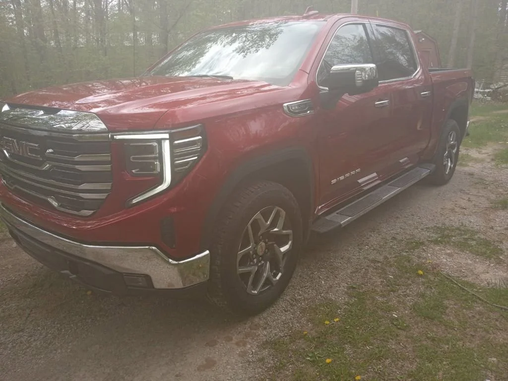 2024 GMC Sierra 4WD Crew Cab Short Box SLT's photo