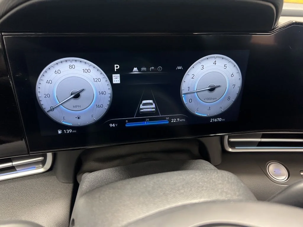 2025 Hyundai Elantra SEL - Photo 16