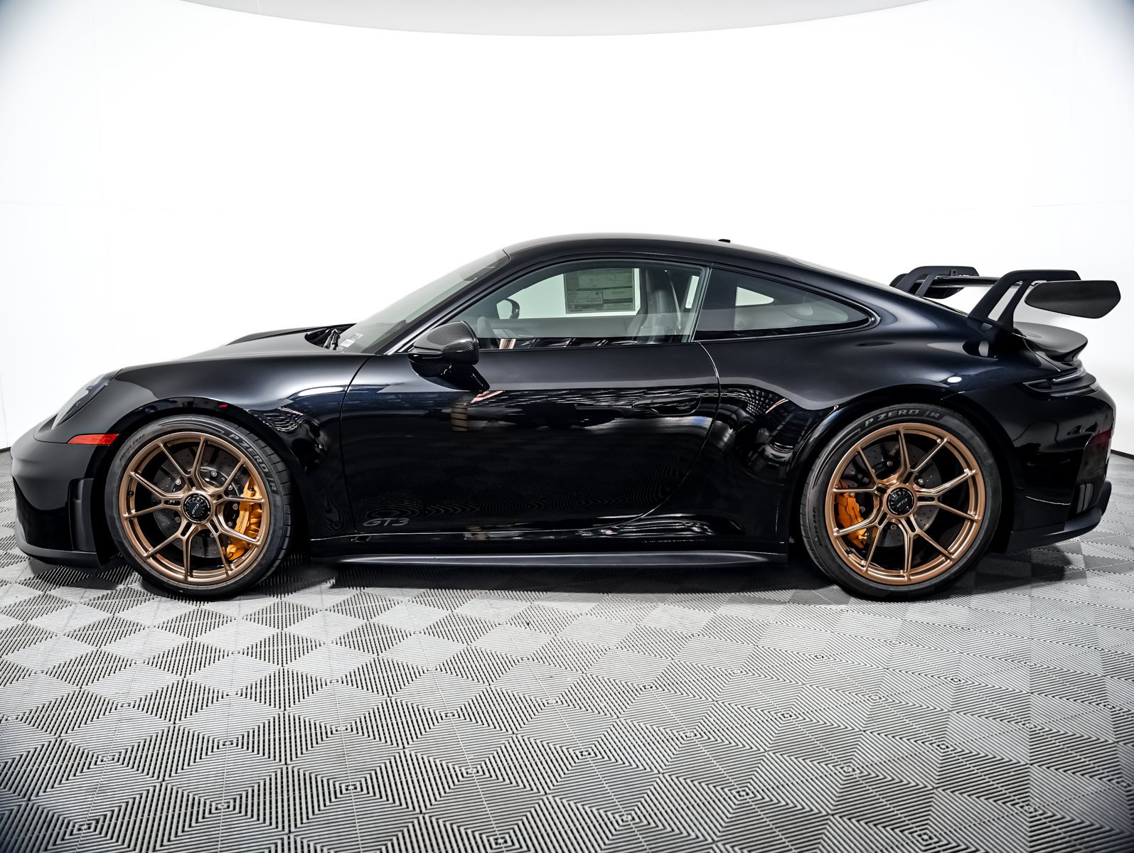 New 2026 JET BLACK MET Porsche GT3 image 2