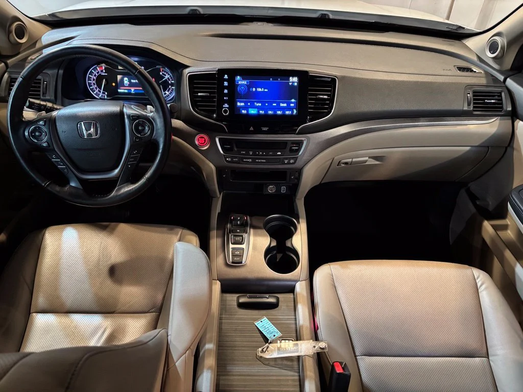 Certified Used 2023 Platinum White Pearl Honda AWD RTL image 38