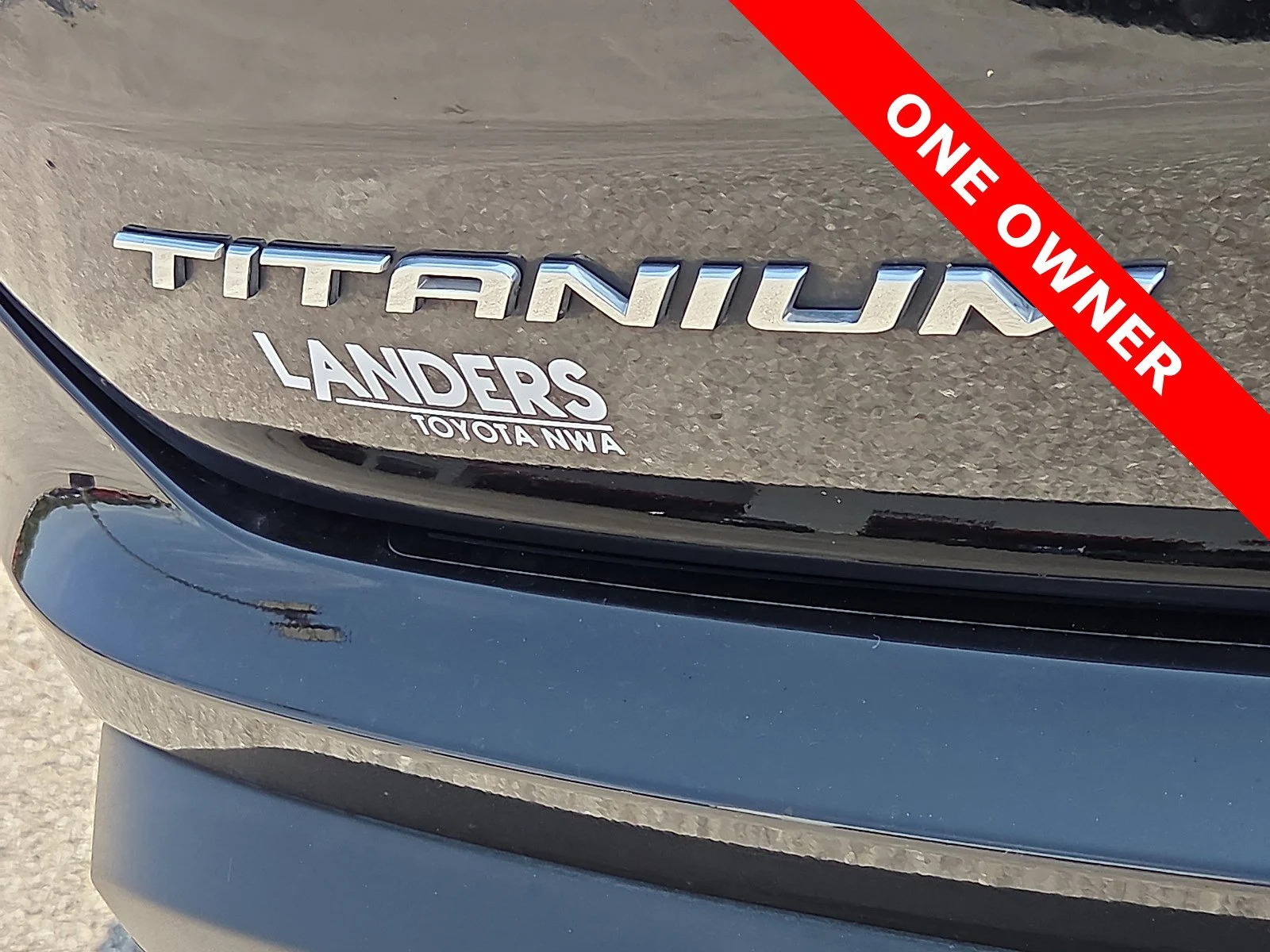 2023 Ford Edge Titanium - Photo 8