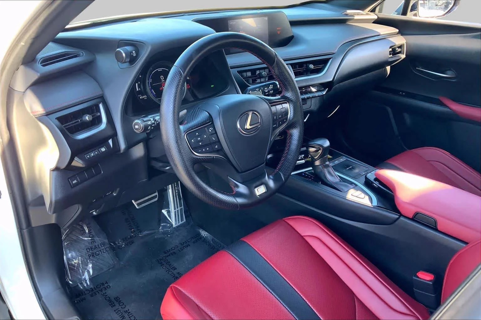 Used 2019 Ultra White Lexus F SPORT image 18