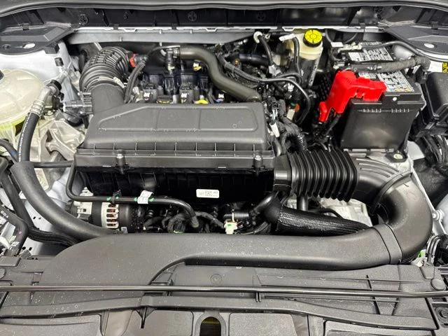 Certified Used 2025 Oxford White Ford Active image 9