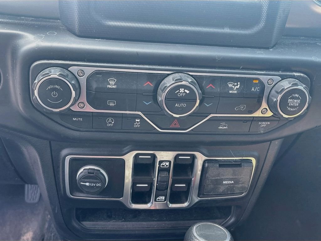 Used 2023 Blue Jeep Sport S image 17