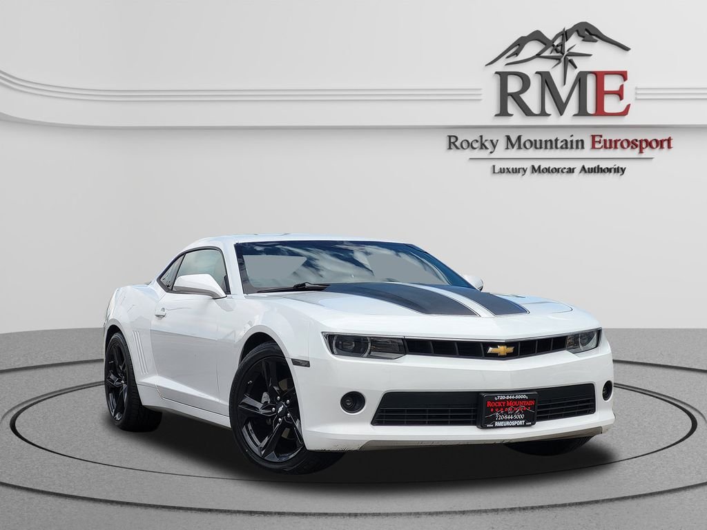 Used 2015 White Chevrolet 2LT image 1