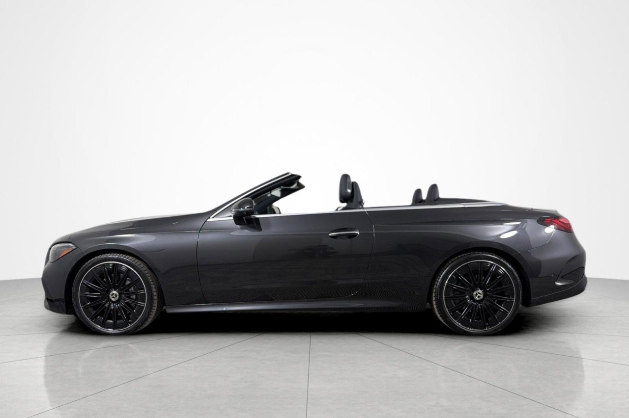 Used 2026 GRAPHITE GREY METALL Mercedes-Benz CLE 300 image 2