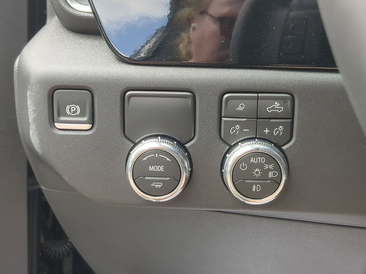 New 2026 Onyx Black GMC SLT image 18