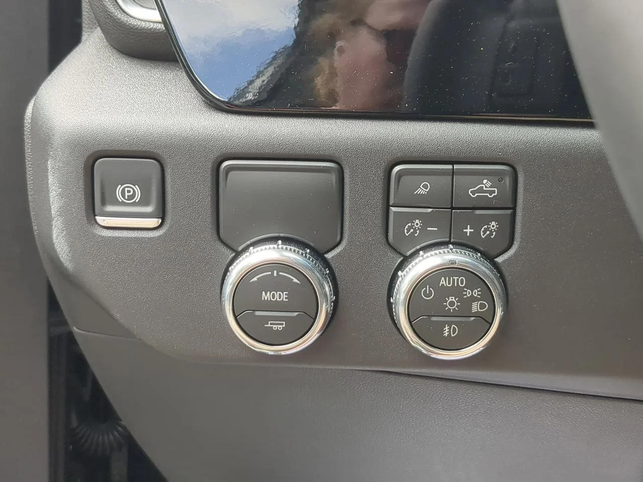 New 2026 Onyx Black GMC SLT image 18