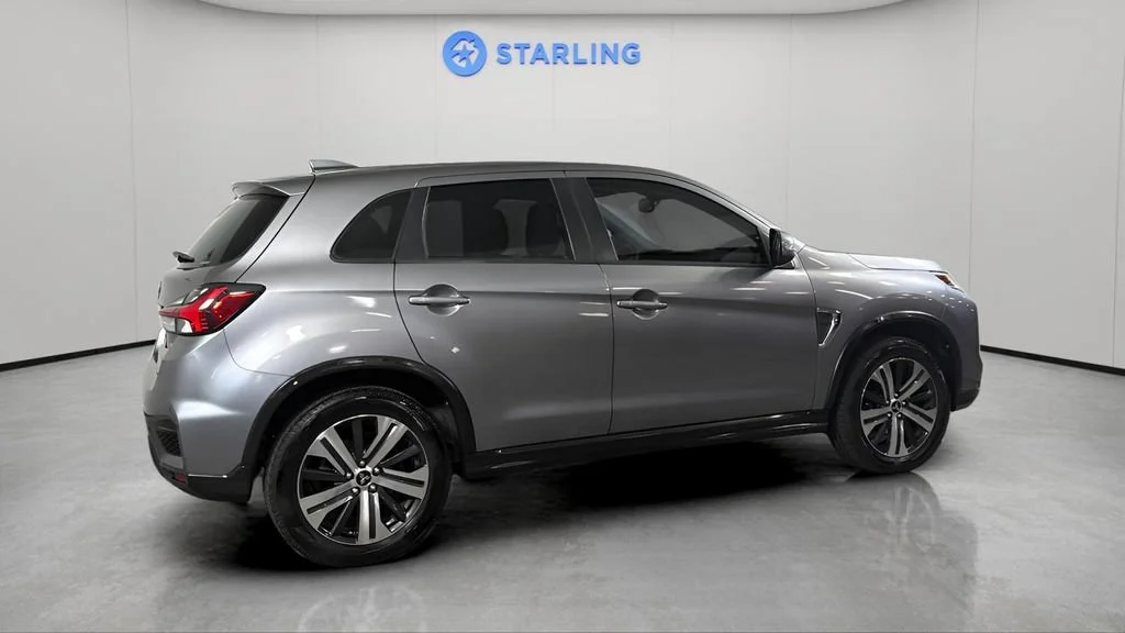 Used 2020  Mitsubishi ES 2.0 image 10