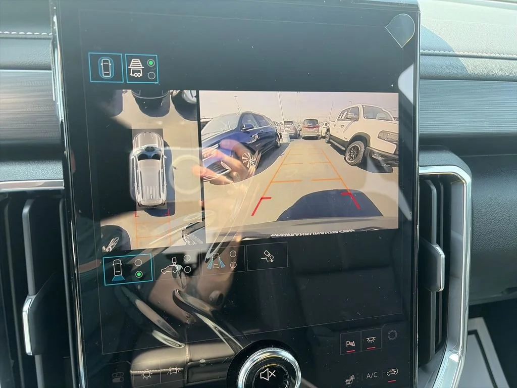New 2026 Sterling Metallic GMC Elevation image 17