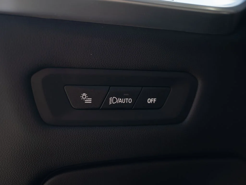 Used 2025 Black BMW M60i image 29