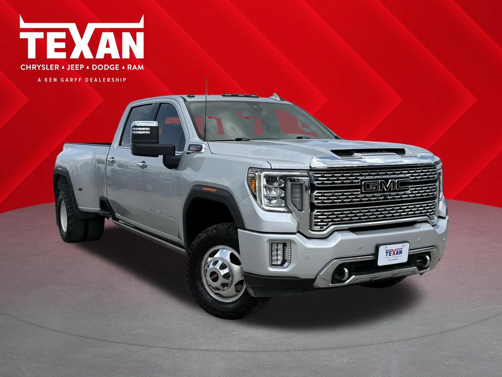 2022 GMC Sierra 4WD Crew Cab Long Box DRW Denali's photo