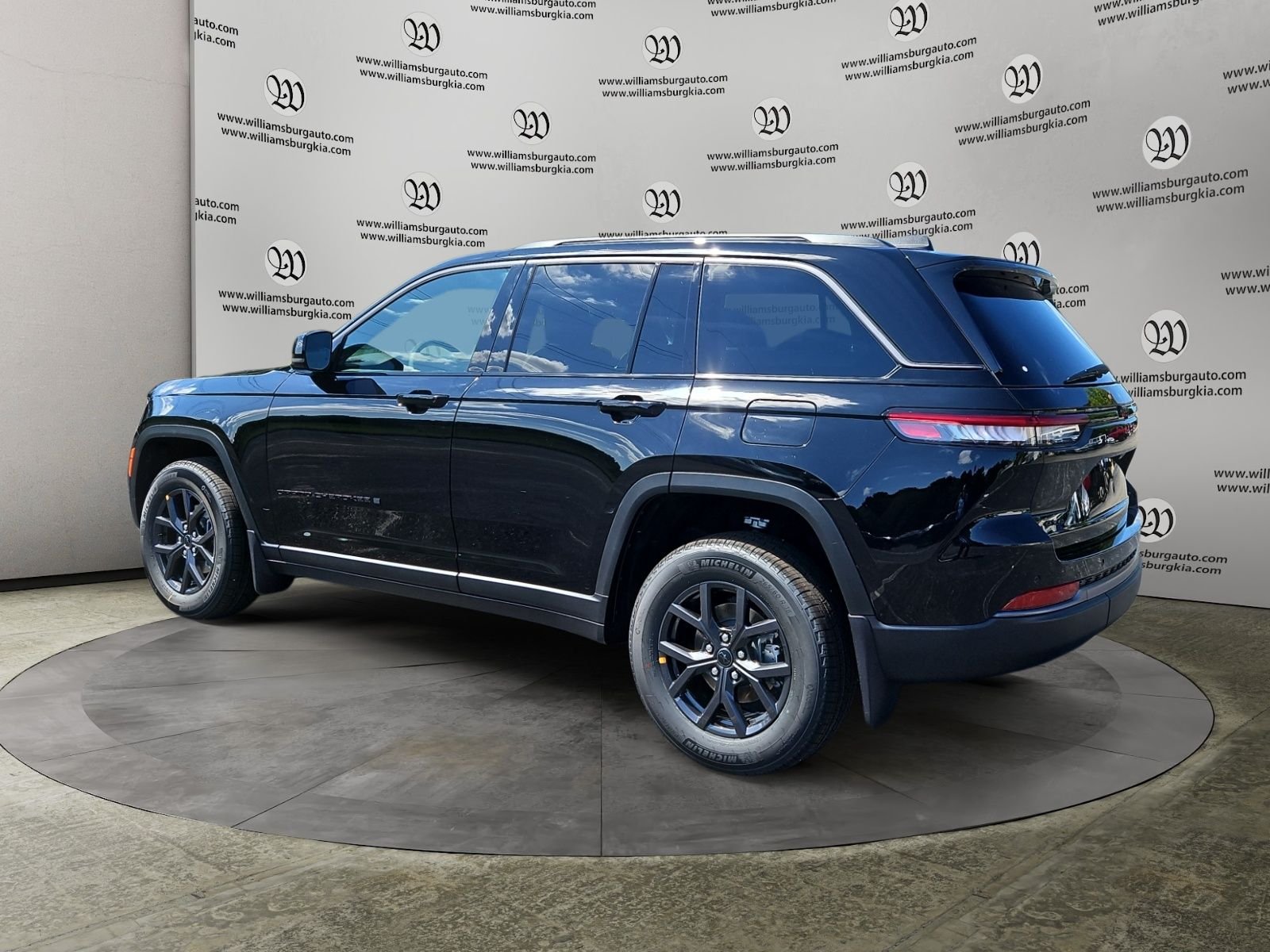 New 2027 High Gloss Black Jeep Laredo Altitude image 3