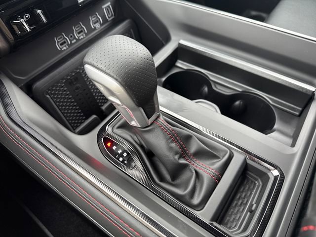 New 2026 Diamond Black Crystal Pearl-Coat Exterior Paint RAM RHO image 22