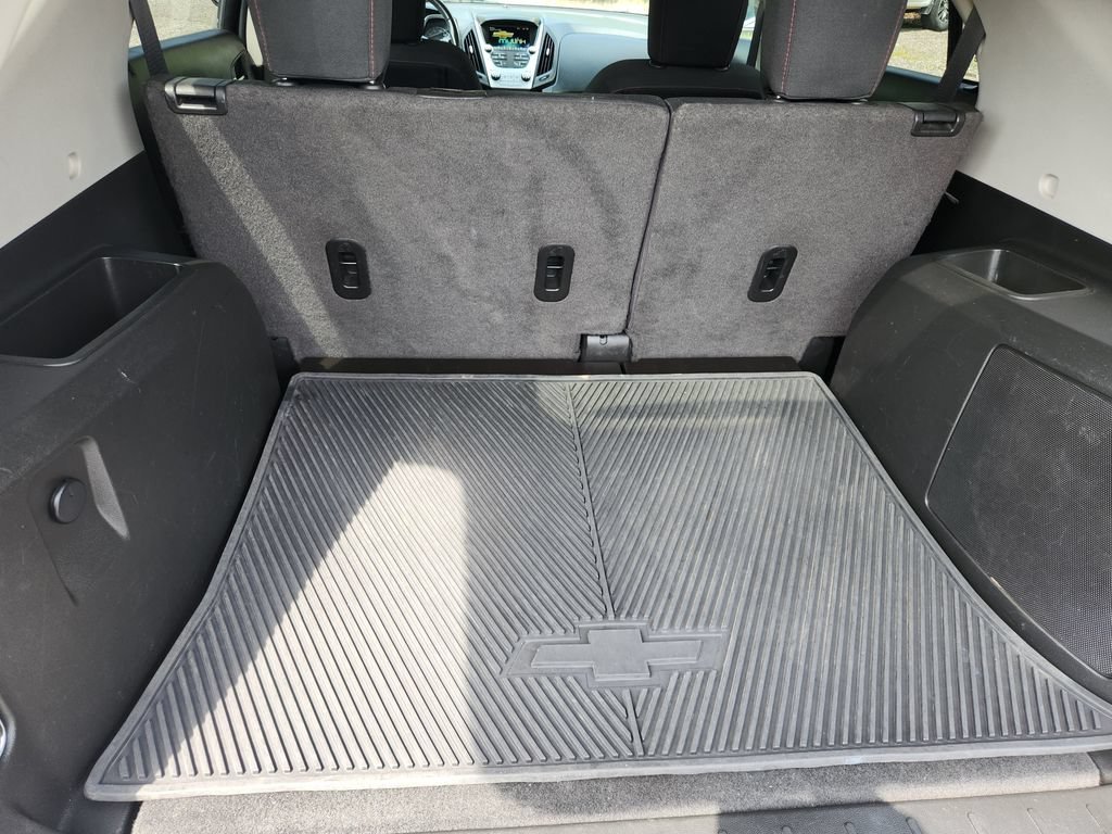 Used 2016 SILVER ICE METALLIC Chevrolet LT image 21