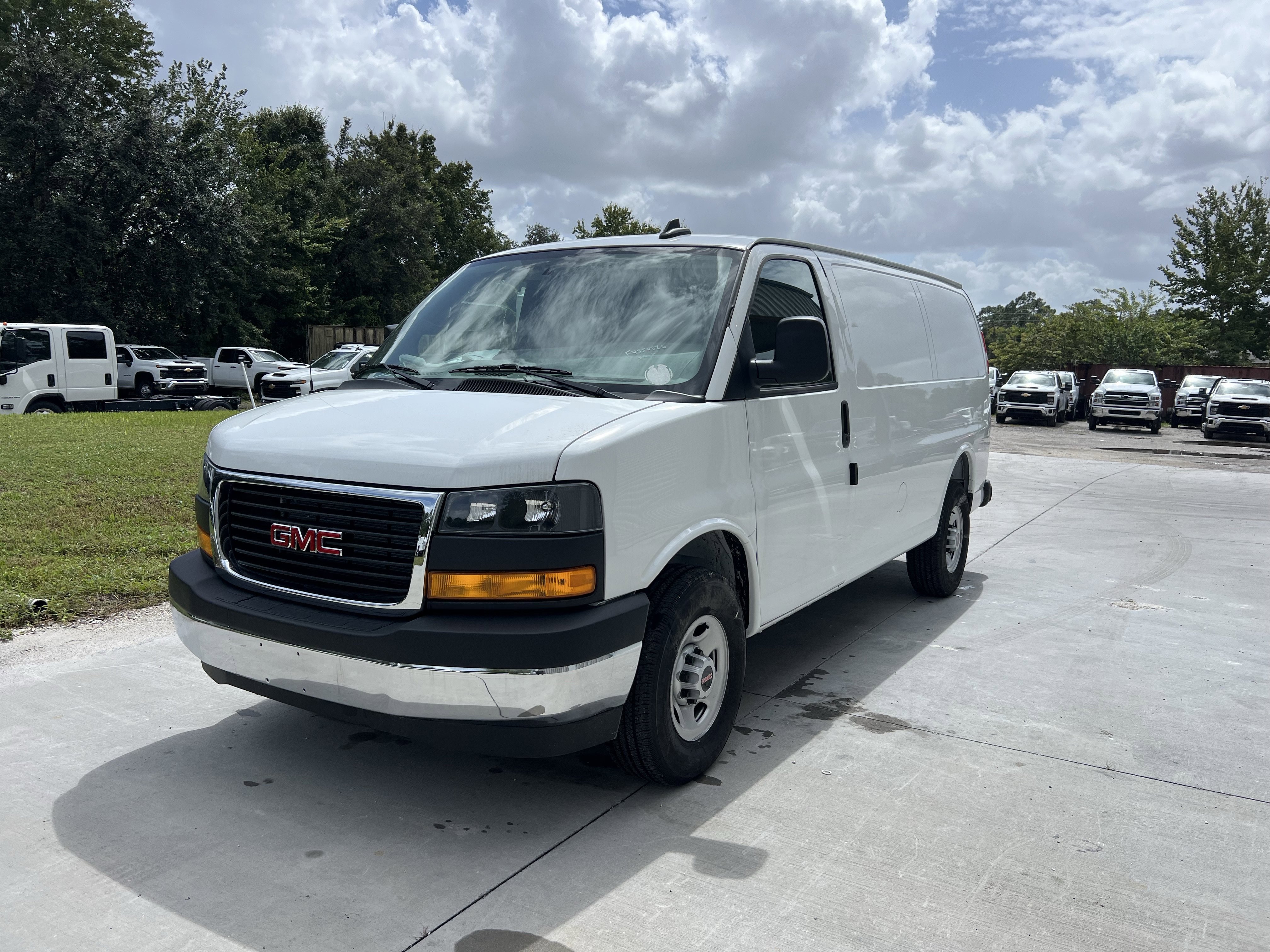 2025 GMC Savana 2500's photo