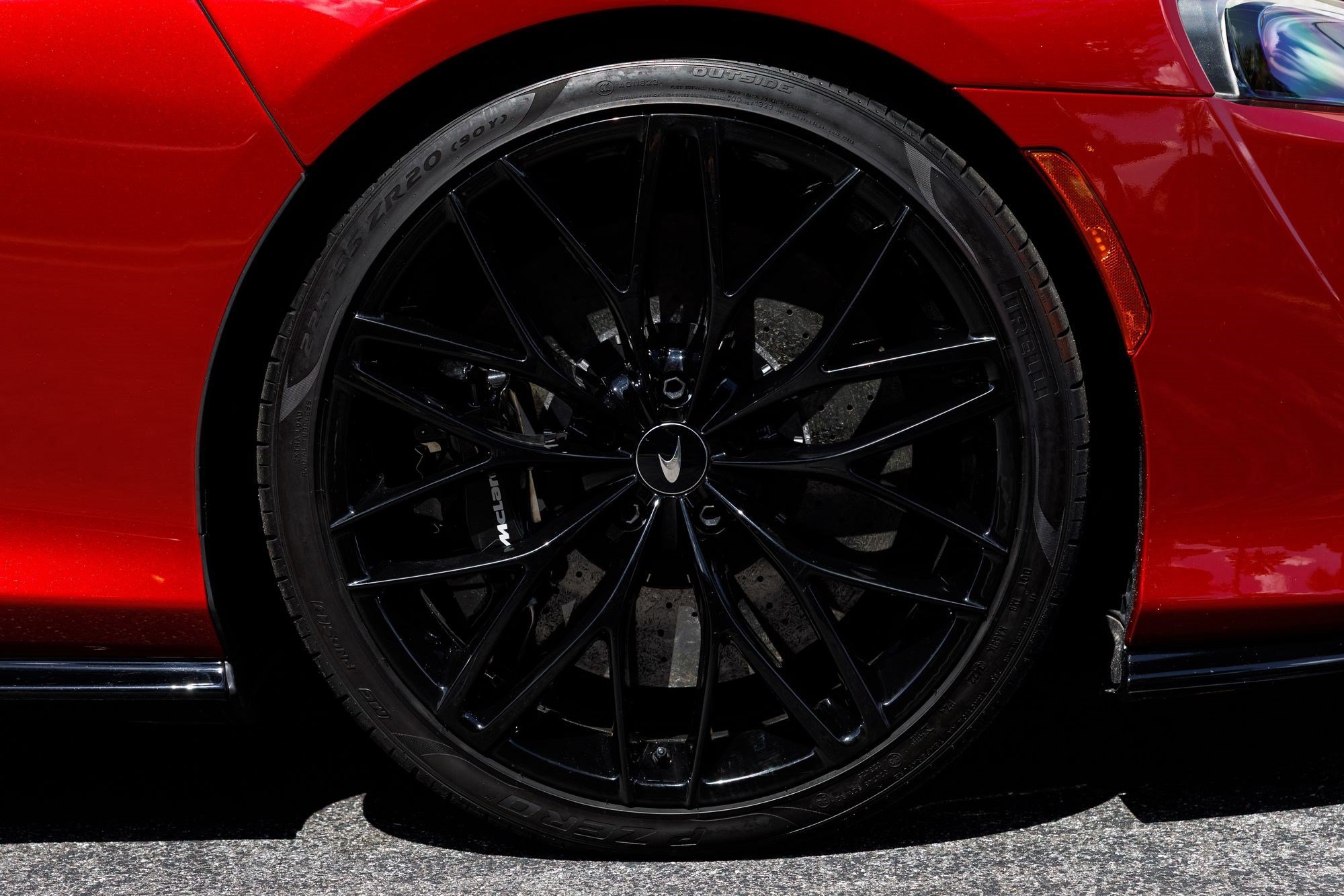 Used 2023 Red Metallic McLaren  image 18