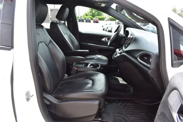 Used 2019 White Chrysler Touring L image 24