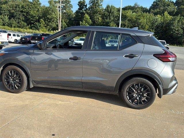 Used 2025 Gun Metallic Nissan S image 9