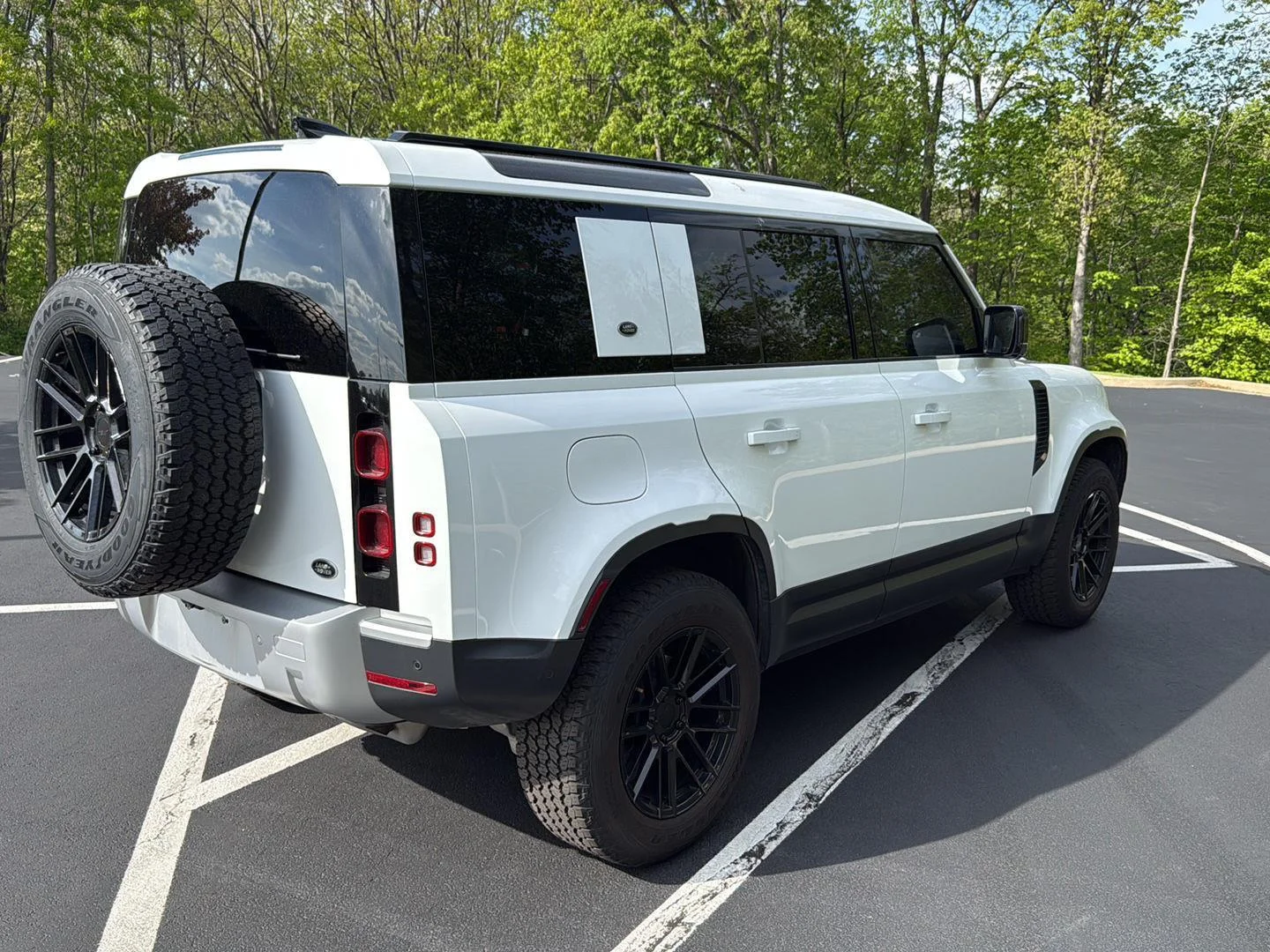 Used 2020 Fuji White Land Rover S image 5