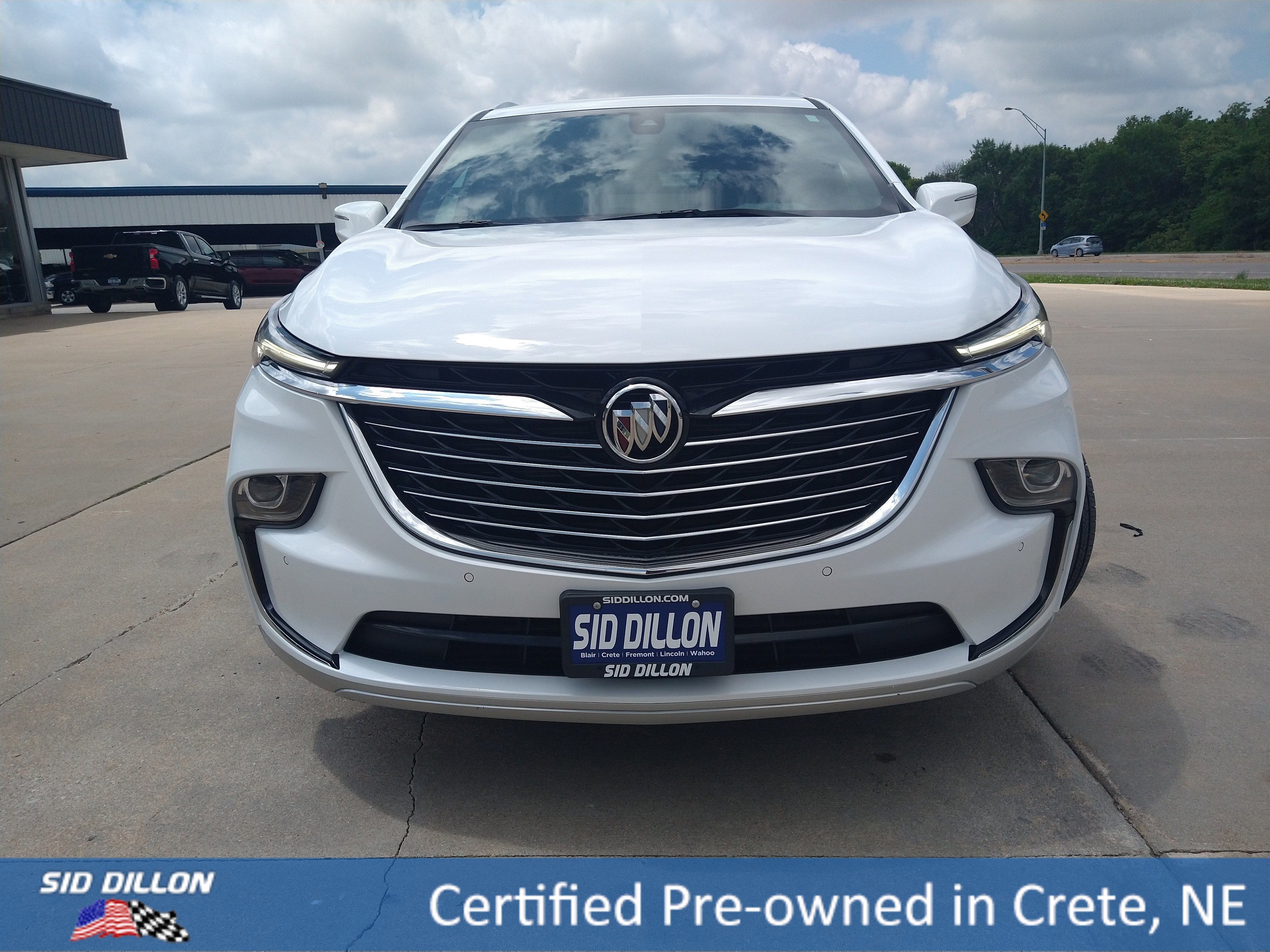Used 2024 Summit White Buick Essence image 13