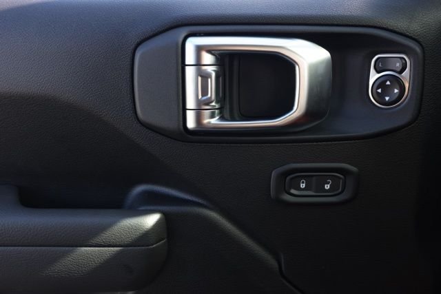 New 2025 Granite Crystal Metallic Clear-Coat Exterior Paint Jeep Willys image 22