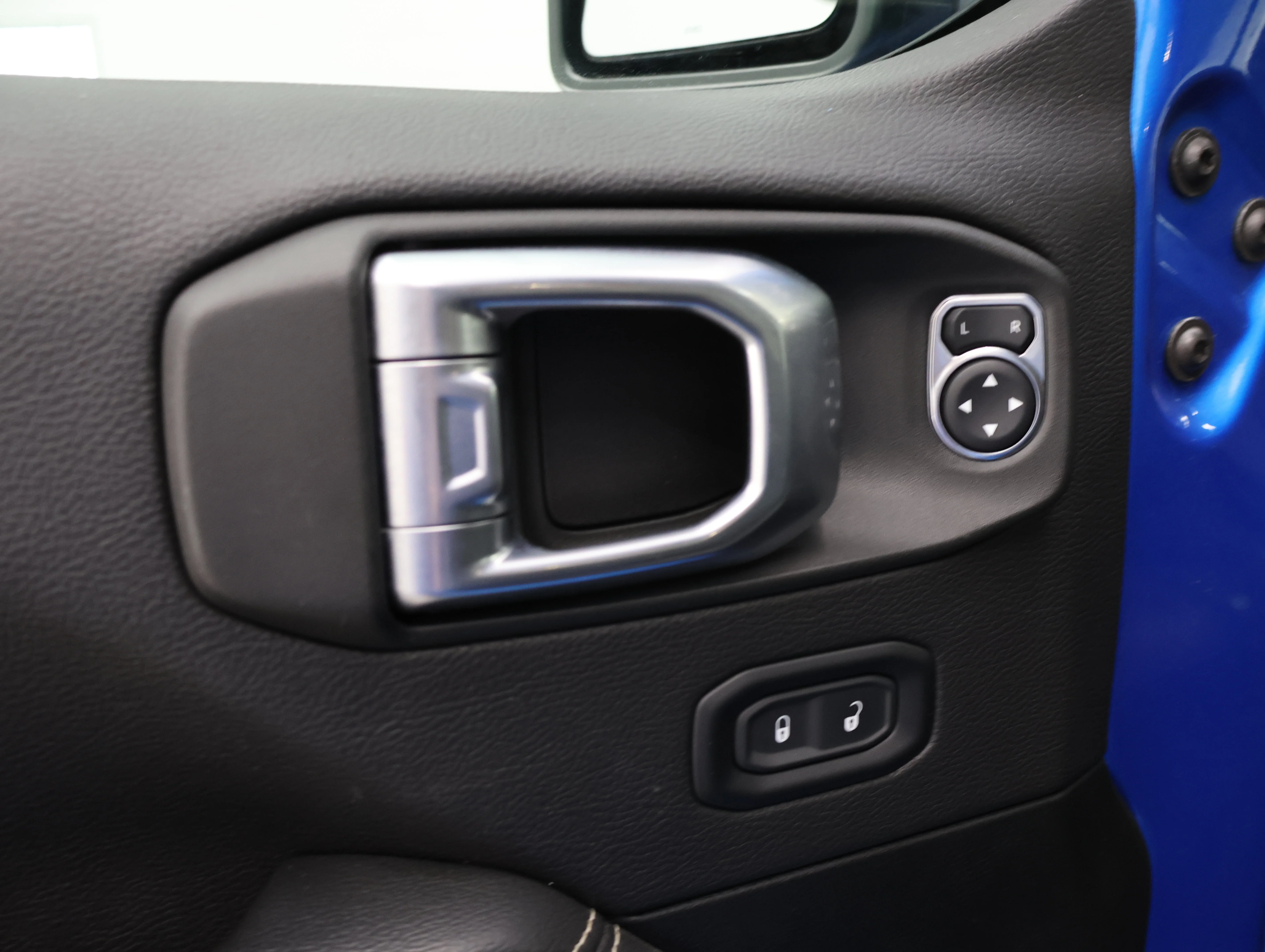 Used 2022 Hydro Blue Pearlcoat Jeep Unlimited Sahara image 40