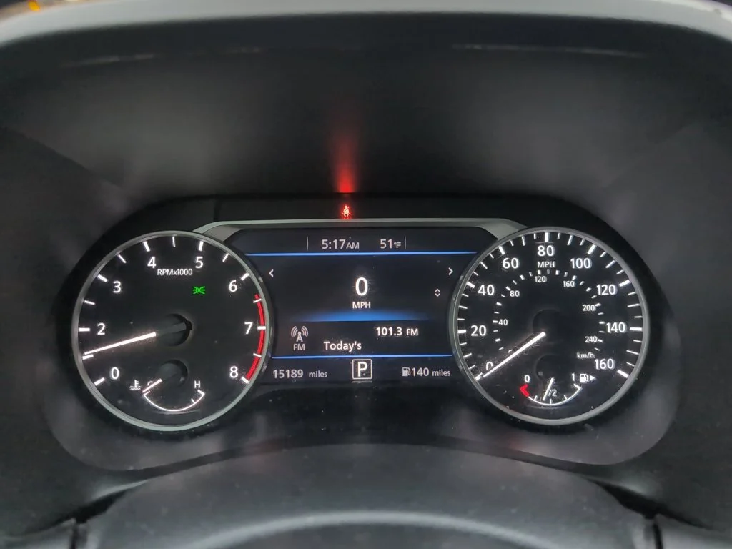 Used 2024 Gray Nissan SV image 9