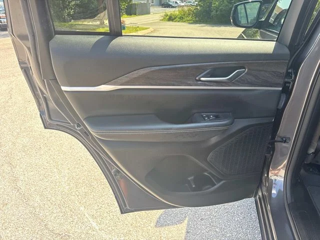 Used 2023 Gray Jeep Limited image 16