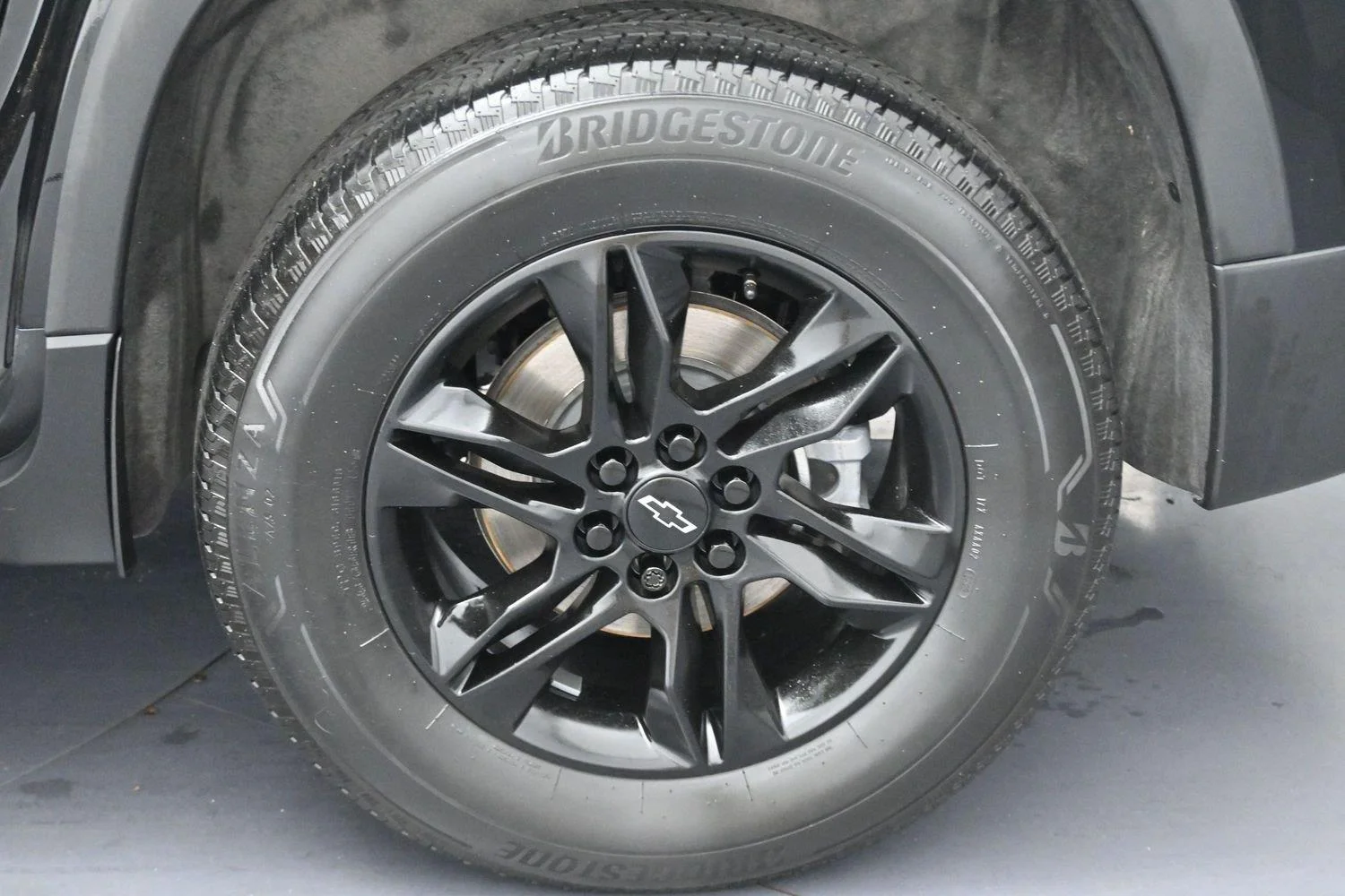 Used 2023 Mosaic Black Metallic Chevrolet LT Cloth image 34