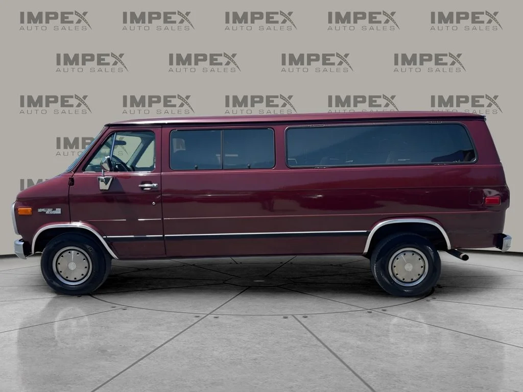 Used 1992  GMC Rally STX image 2