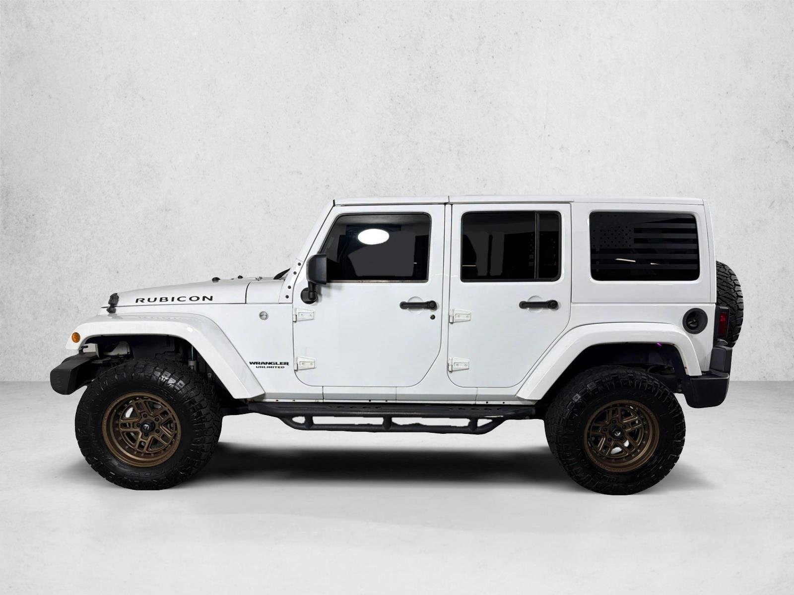 Used 2016 Bright White Clearcoat Jeep Rubicon image 6