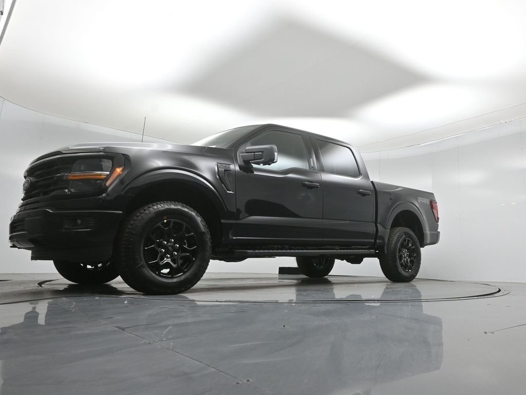 New 2026 Agate Black Metallic Ford XLT image 42