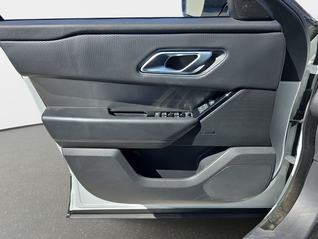 Used 2020 Fuji White Land Rover S image 27