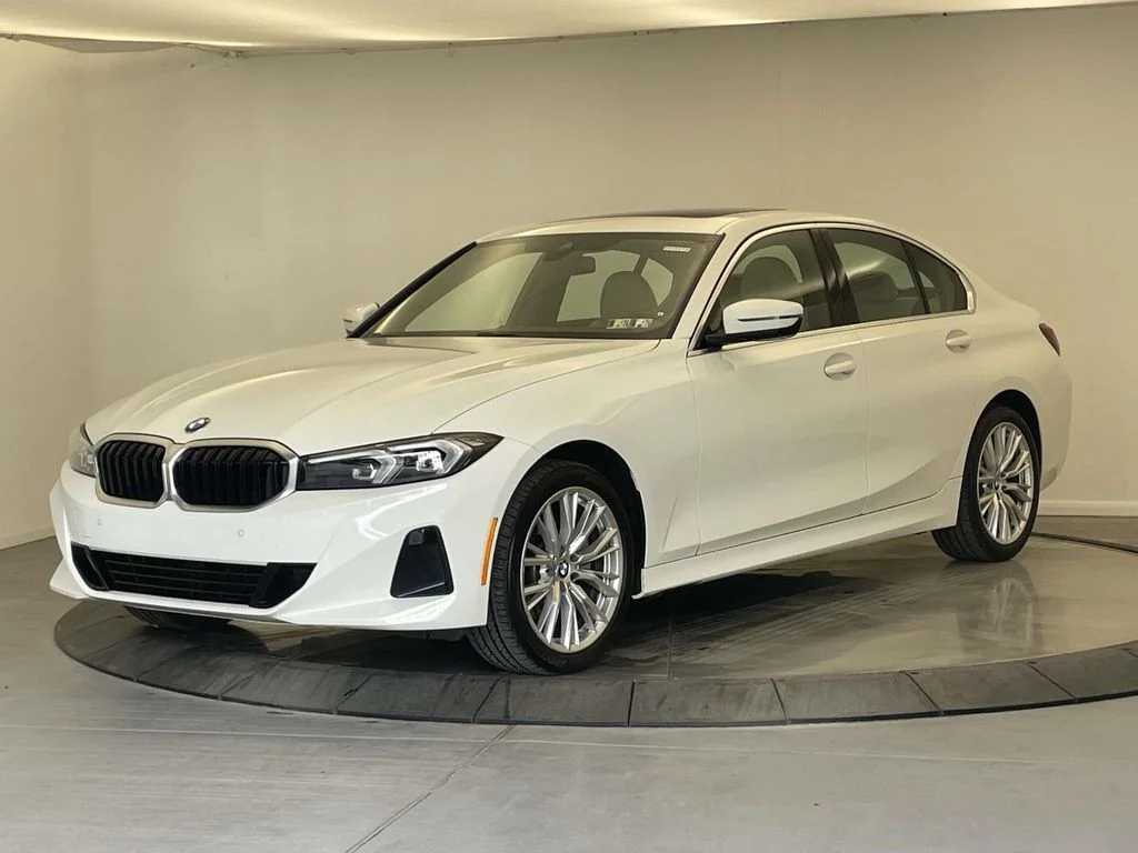 2023 BMW 3 Series 330i xDrive Sedan's photo