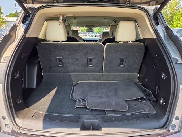 Used 2018  Buick Premium Group image 18