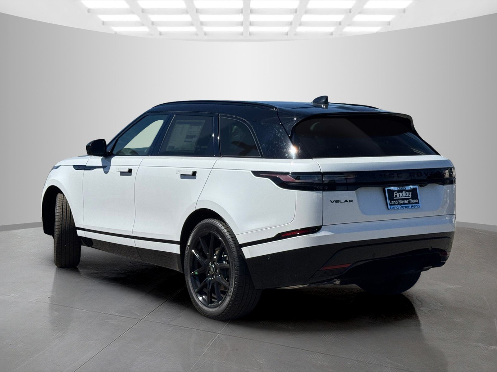 New 2026 Ostuni Pearl White Land Rover Dynamic SE image 7