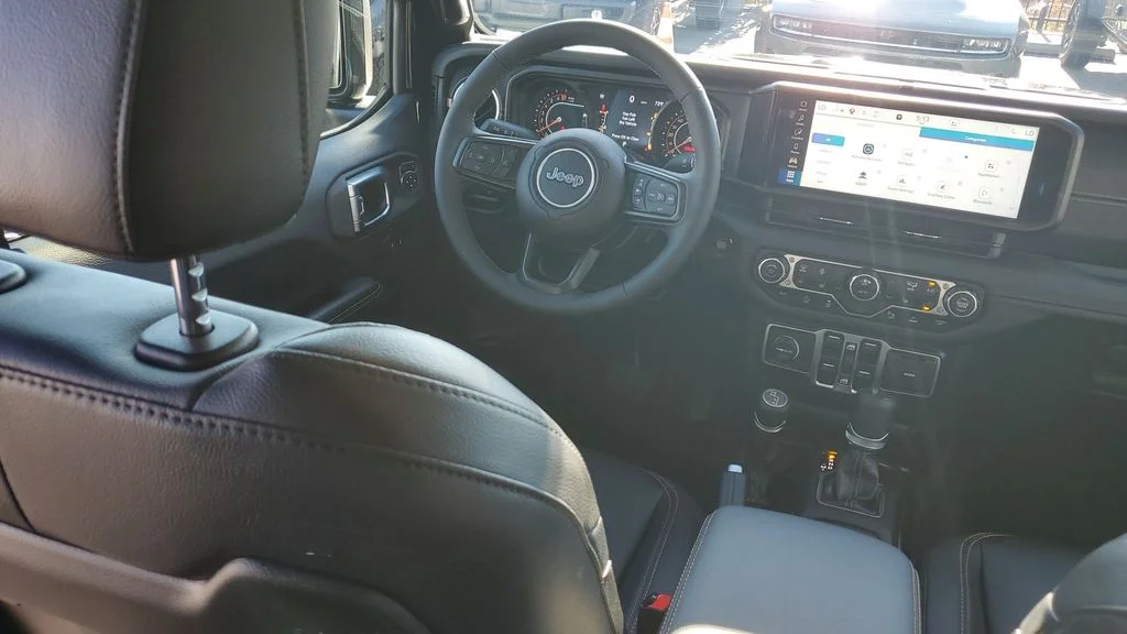 Used 2025 Black Jeep High Tide image 12