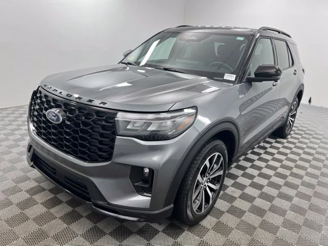 Used 2026 Gray Ford ST-Line image 2