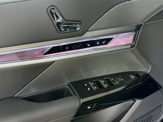 2025 BMW 7 Series 760i - Photo 18