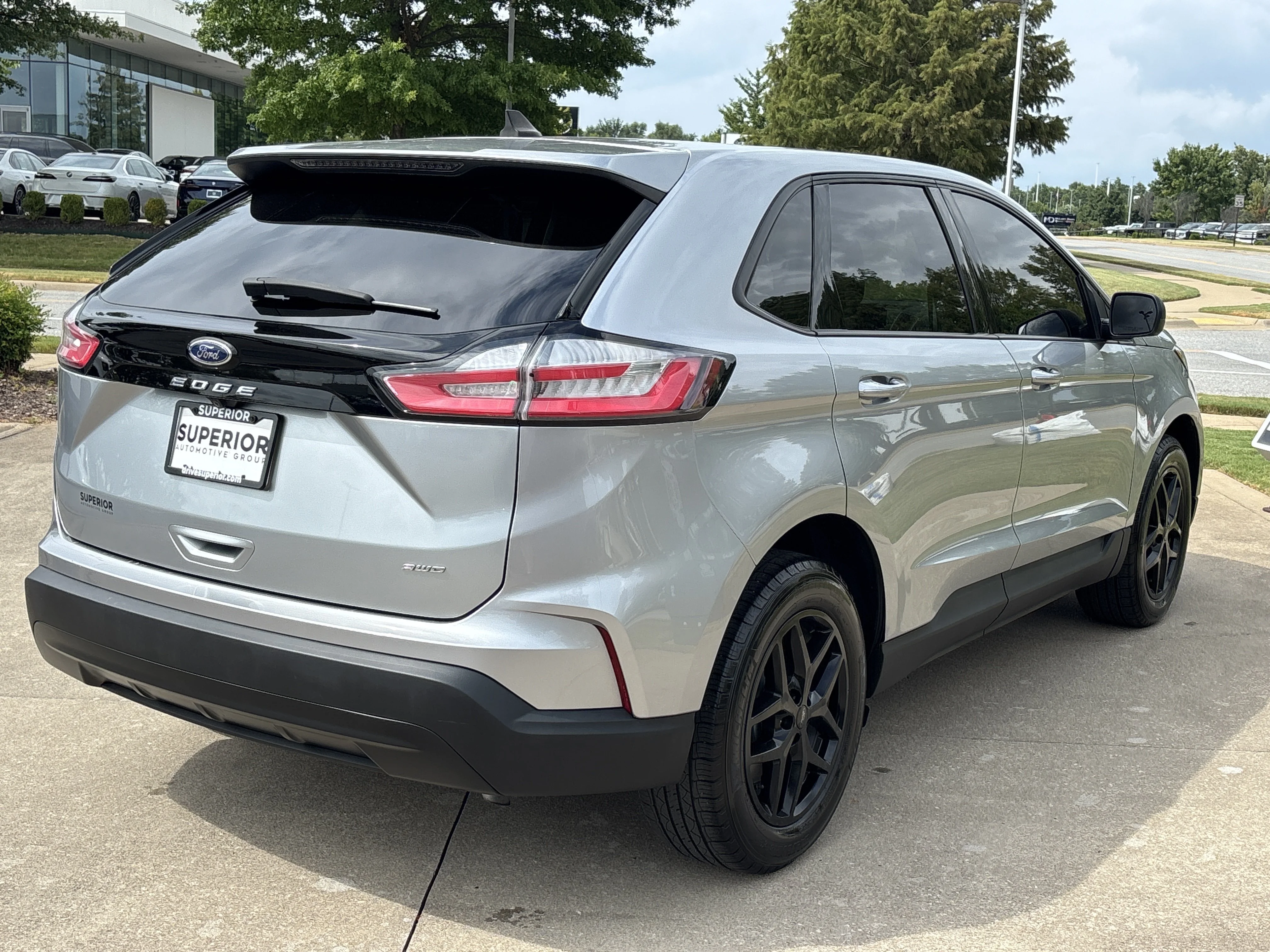 Used 2023 Iconic Silver Metallic Ford SE AWD image 3