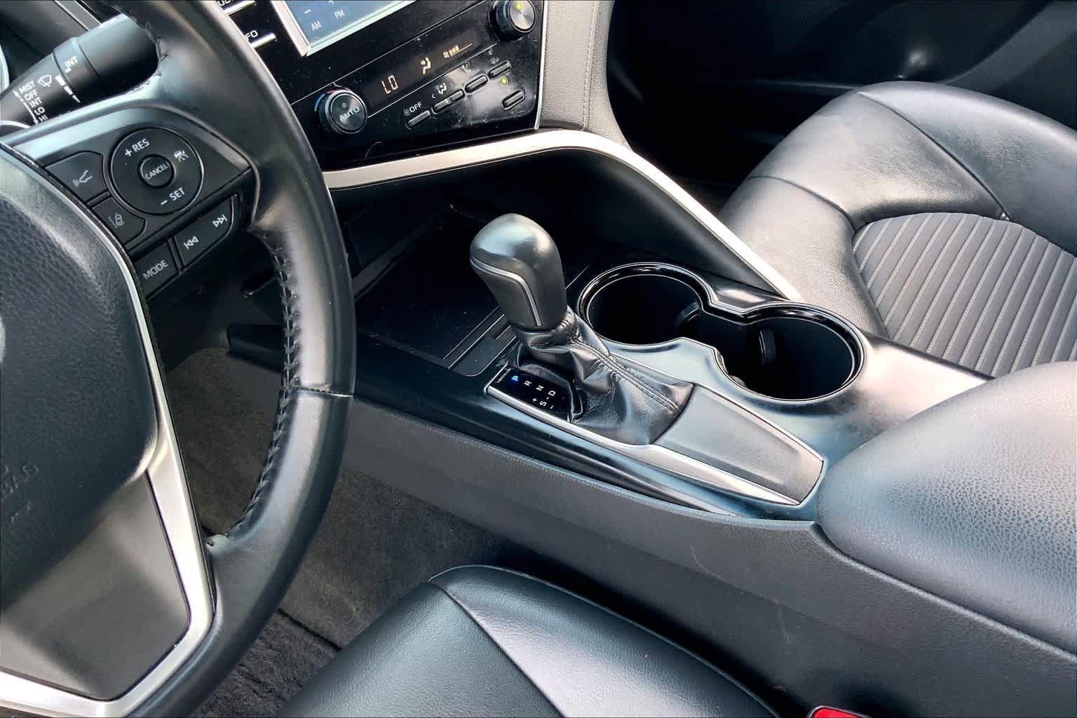 Used 2018 Celestial Silver Metallic Toyota SE image 16