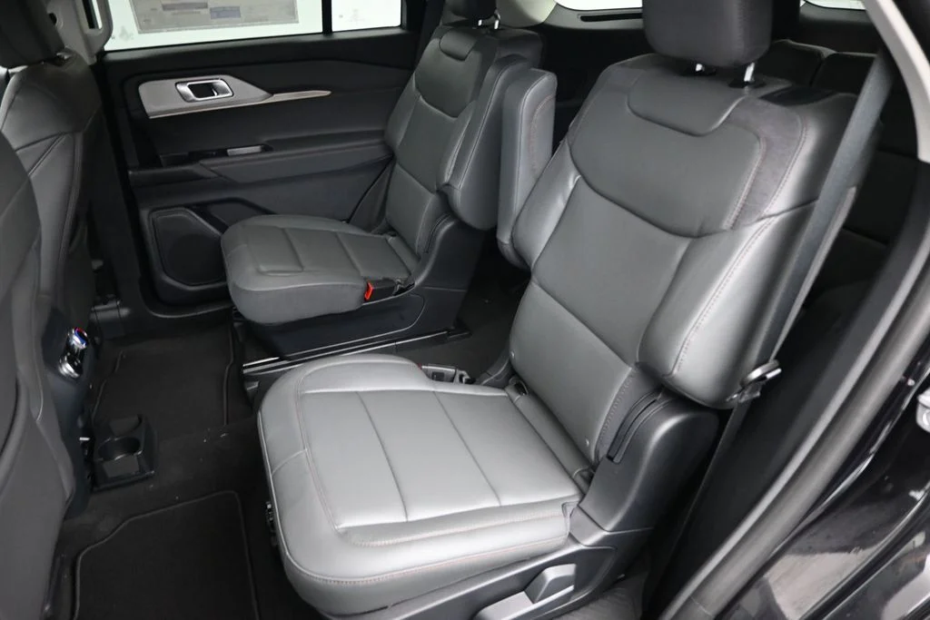 New 2026 Agate Black Metallic Ford Active image 19