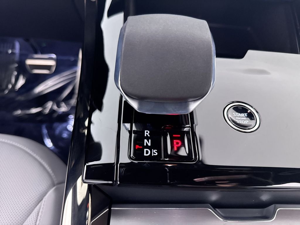 New 2026 Varesine Blue Land Rover Dynamic SE image 18